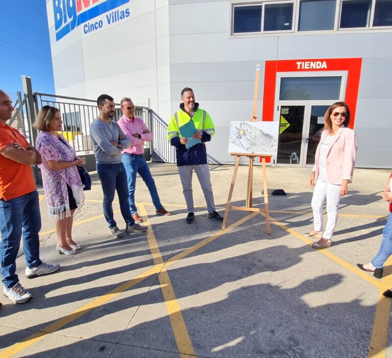 Nueva glorieta en el vial de acceso sur al Polígono Valdeferrín.